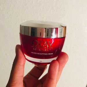 Okay Regenerist micro sculpting cream